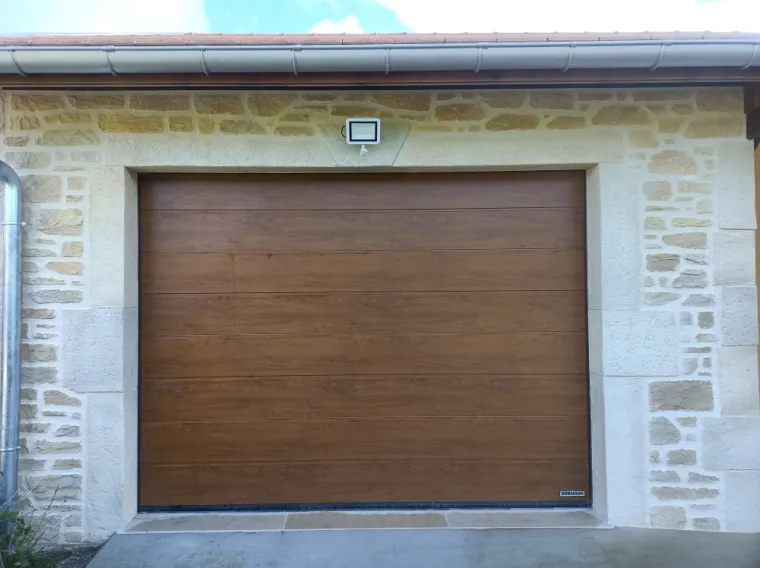 Garage aspect pierre