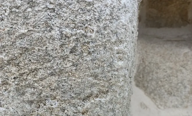 Zoom sur l'enduit imitation pierre 