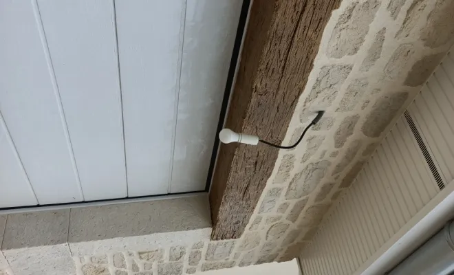 Sous-bassement en imitation pierre & poutre en enduit bois à Revermont – LS Façade, votre artisan local, Bourg-en-Bresse, LS Façade